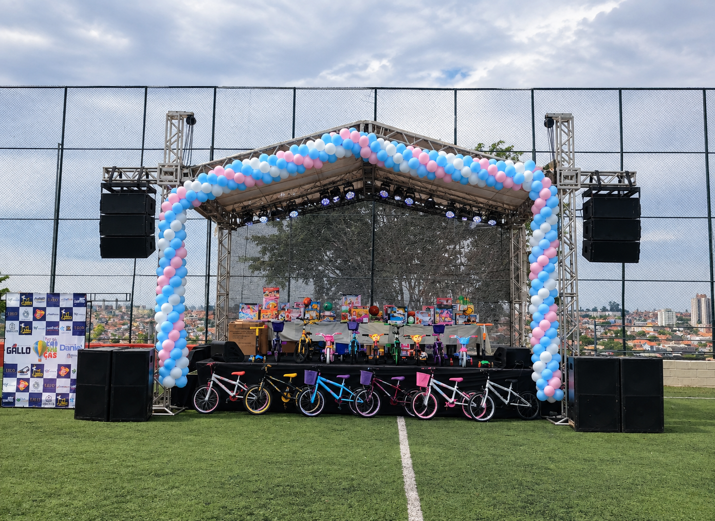 Estrutura de áudio e treliças montada pela ASL Eventos